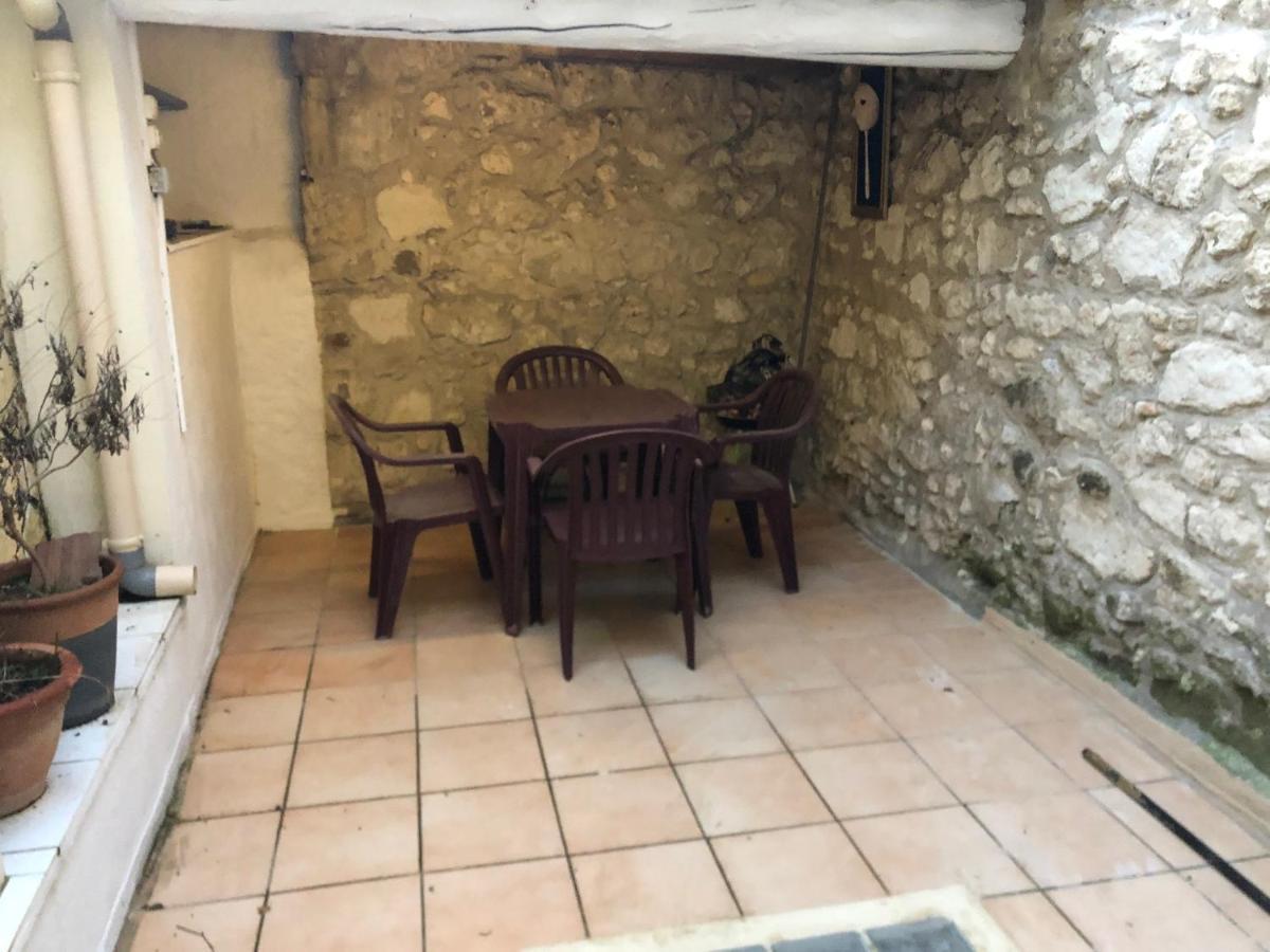 Hoche Appartement Coursan Buitenkant foto