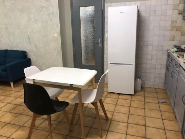 Hoche Appartement Coursan Buitenkant foto