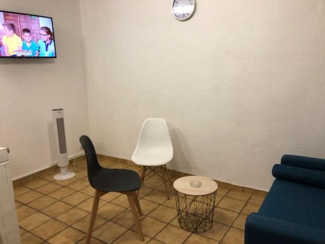 Hoche Appartement Coursan Buitenkant foto